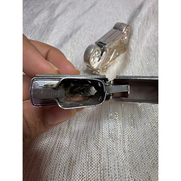 Set of 3 re-fillable lighters - Picture 2 of 10